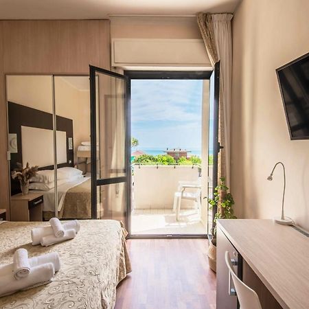 Hotel Baby B&B Milano Marittima Luaran gambar