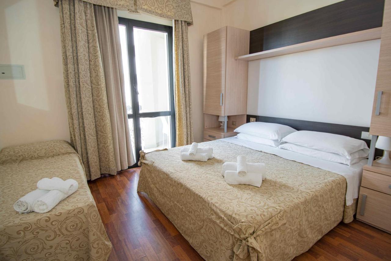 Hotel Baby B&B Milano Marittima Luaran gambar