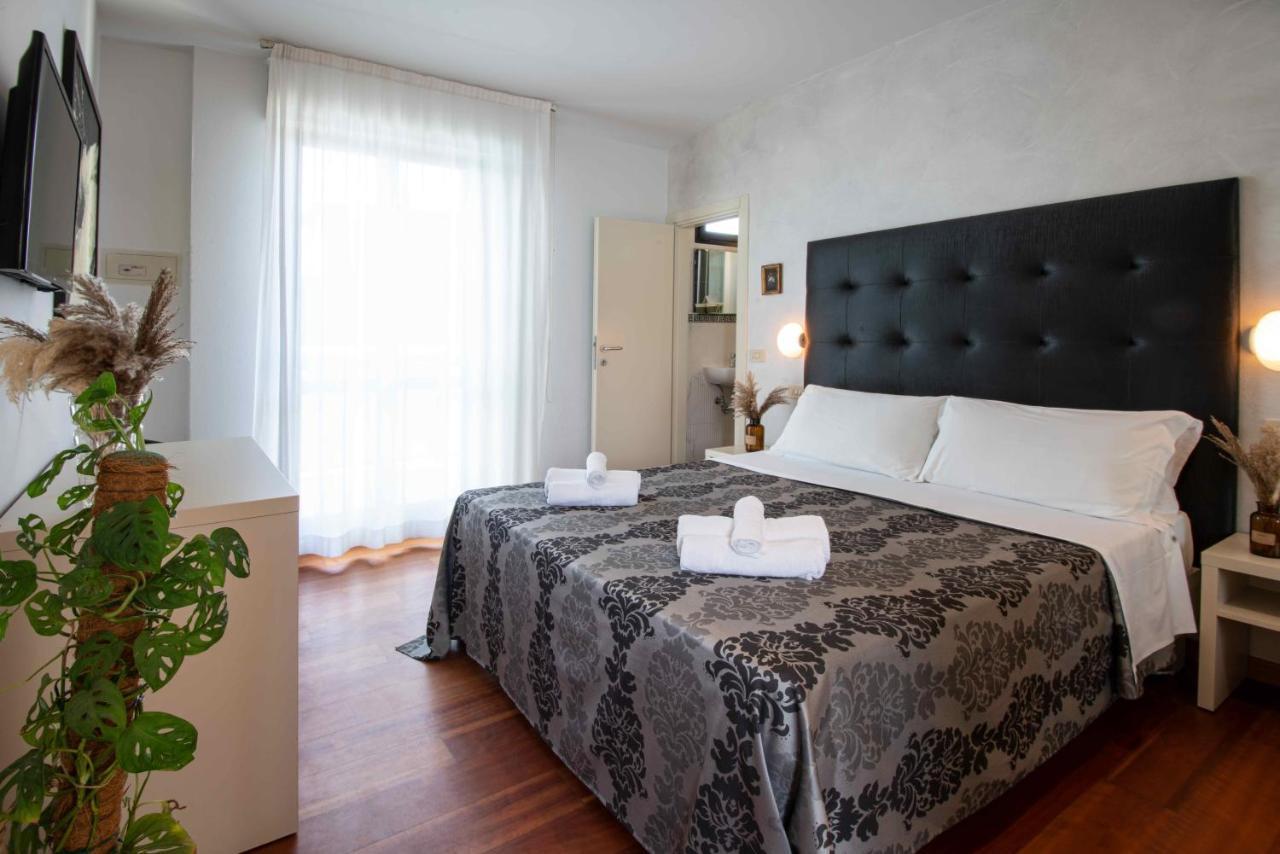 Hotel Baby B&B Milano Marittima Luaran gambar