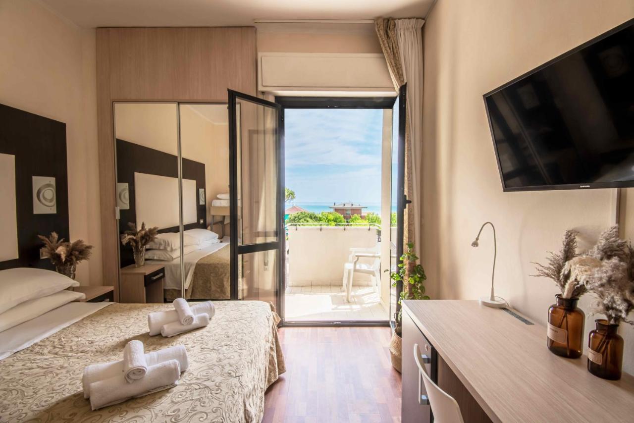 Hotel Baby B&B Milano Marittima Luaran gambar
