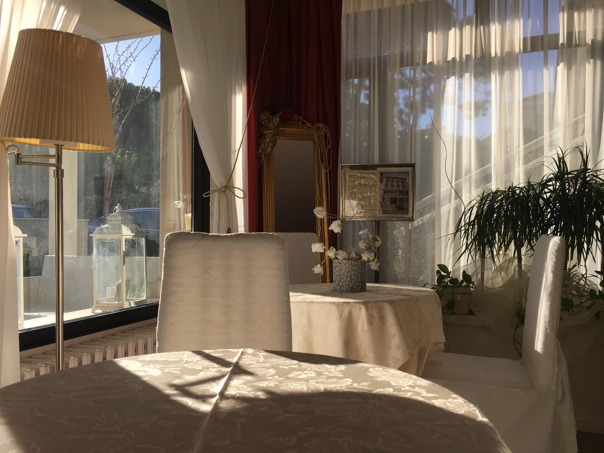 Hotel Baby B&B Milano Marittima Luaran gambar