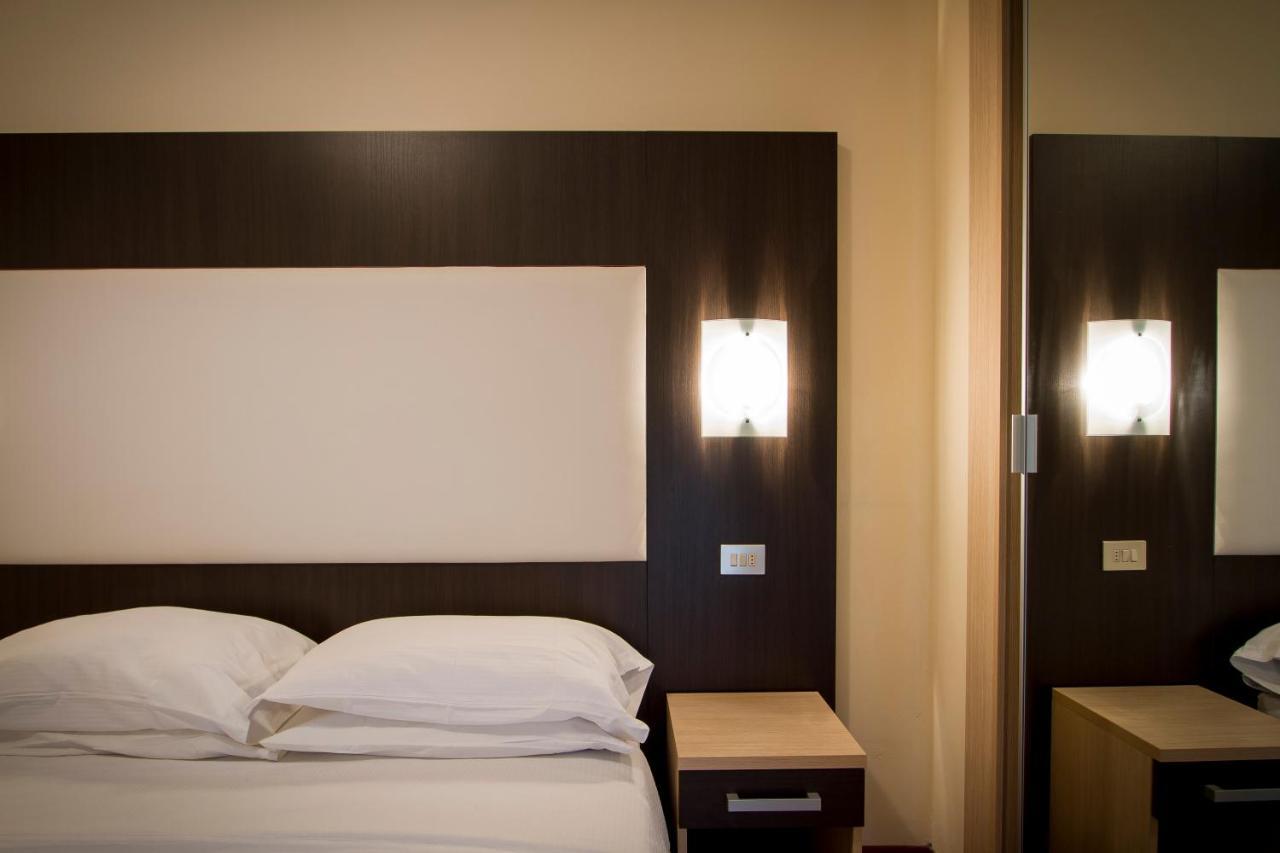 Hotel Baby B&B Milano Marittima Luaran gambar
