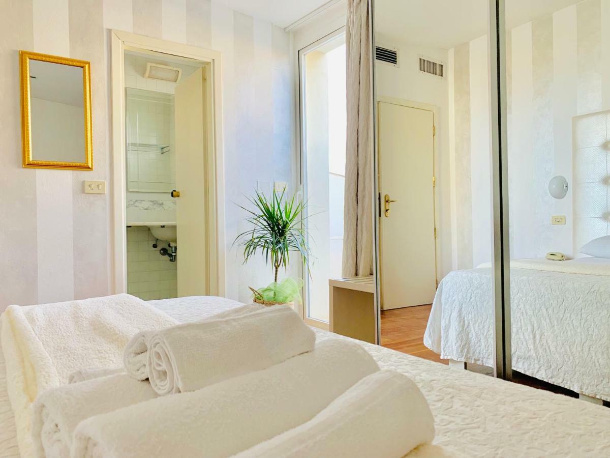 Hotel Baby B&B Milano Marittima Luaran gambar