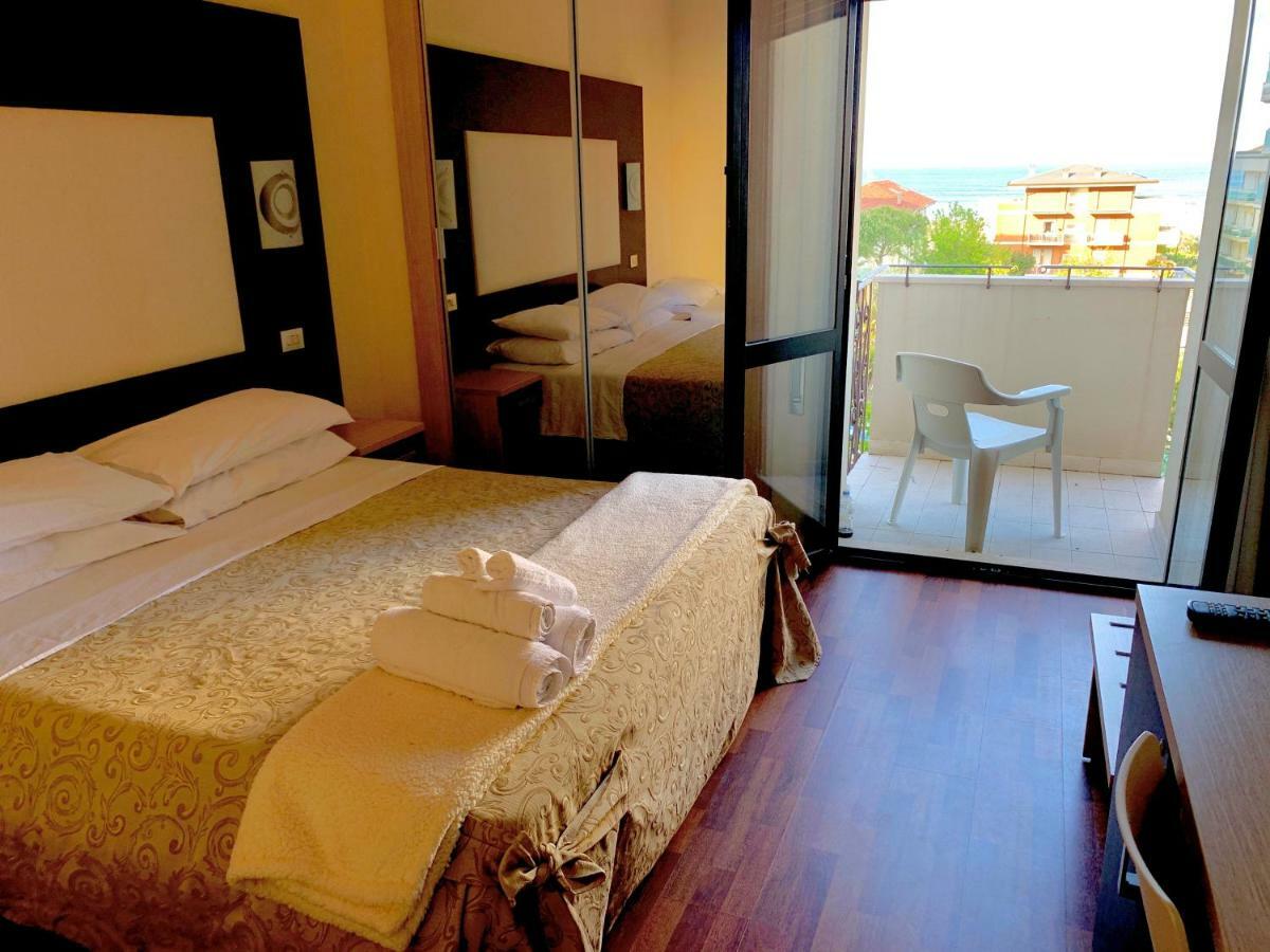 Hotel Baby B&B Milano Marittima Luaran gambar